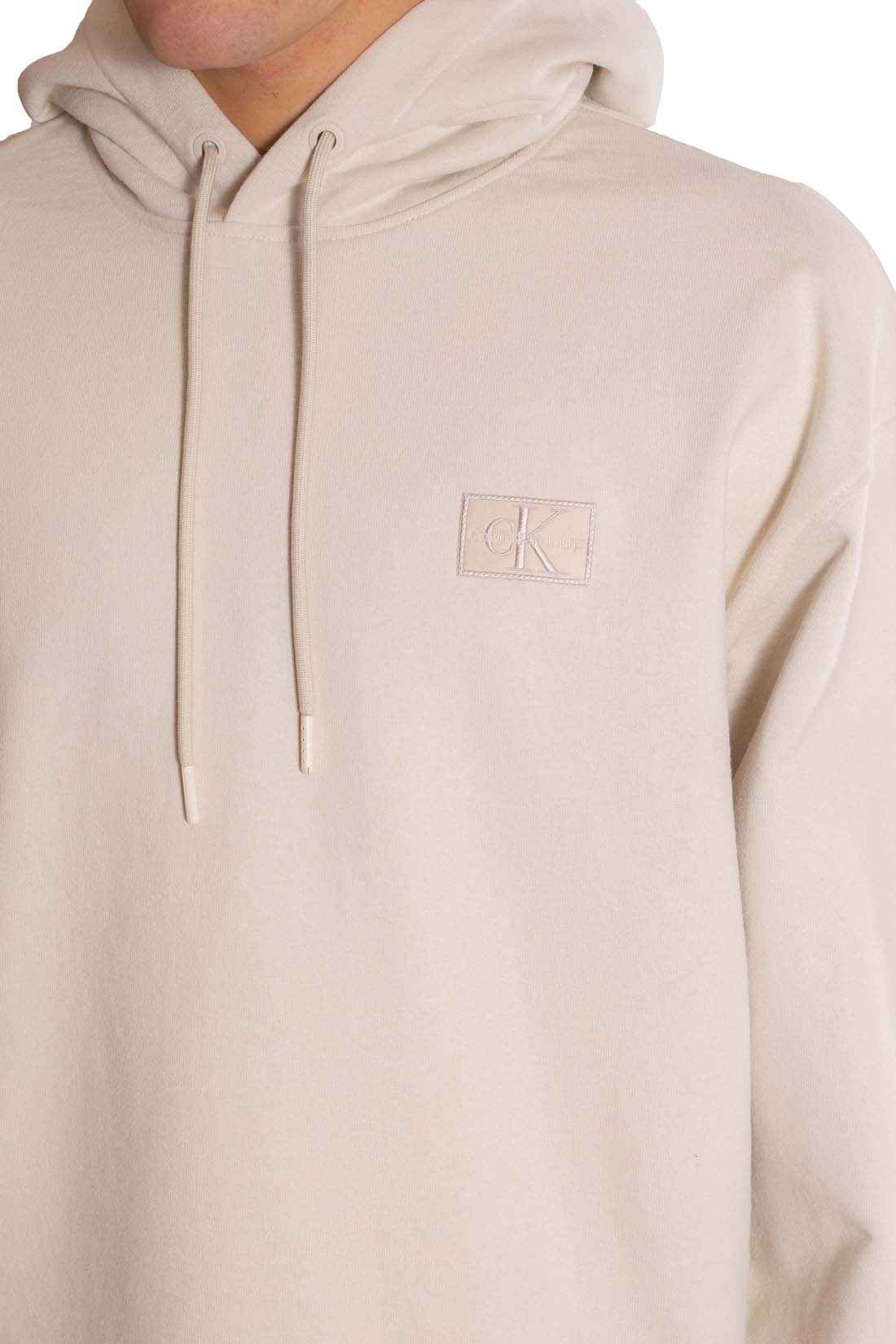 CALVIN KLEIN JEANS - Men's relaxed hoodie with logo patch  - Size