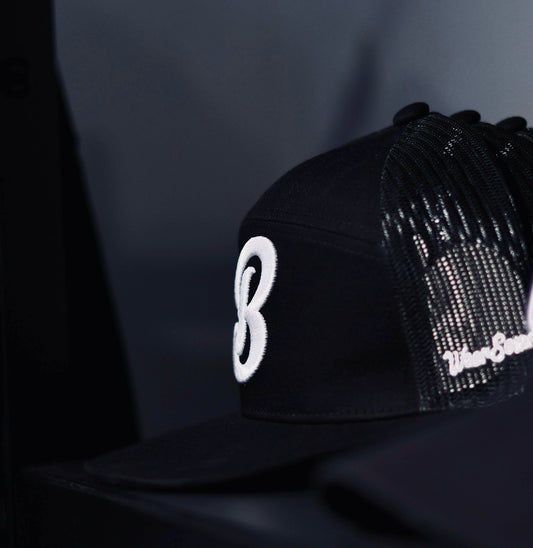 ArtbyBearded Signature Trucker Cap – profilkläder och arbetskläder med tryck | ArtbyBearded